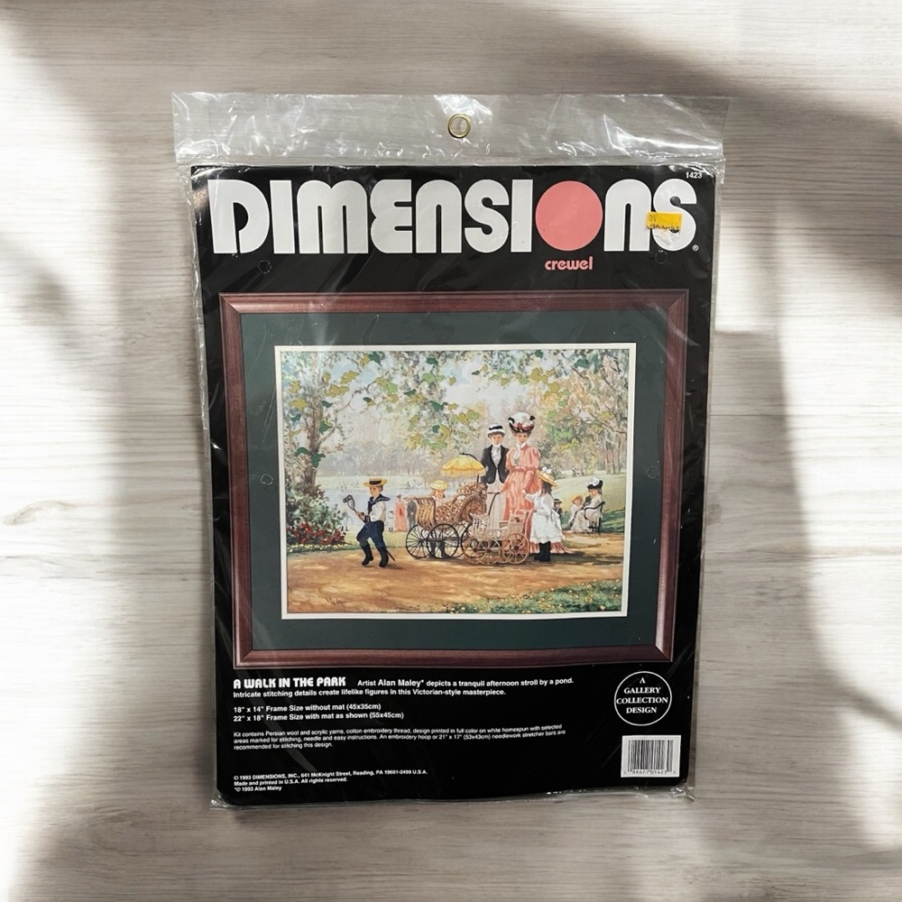 🐈OKC🐈 NWT Vintage Dimensions Crewel “A Walk in the Park” Embroidery Kit
